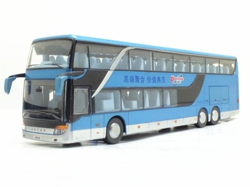 Model autobus autokar 1:32 otwierane elementy oświetlenie 
